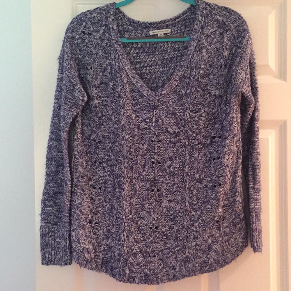American Eagle Vneck sweater